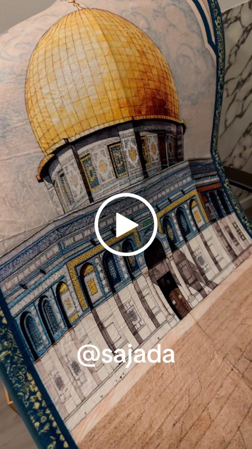 Customer video review of Al Aqsa WaterColour  Padded Prayer Mat