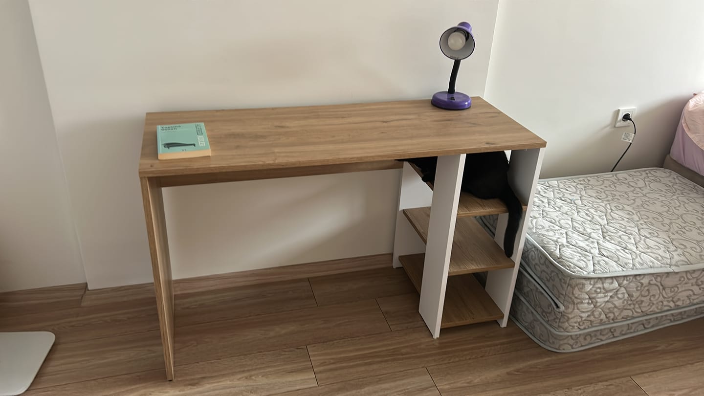 Customer photo review of Rani HA108 Raflı Çalışma Ofis Bilgisayar Masası Sepet Ceviz - Beyaz