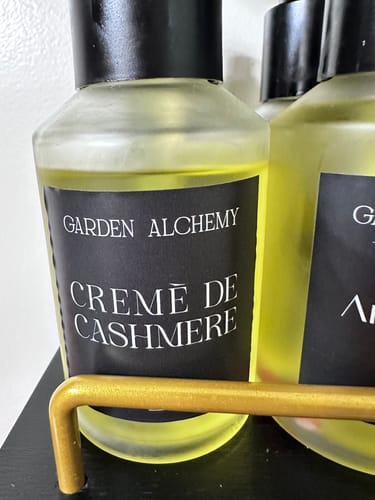 Customer photo review of CREMÈ DE CASHMERE body oil