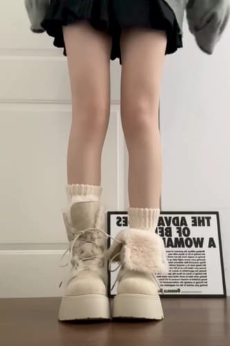 Customer photo review of White fur-lined reversible snow boots