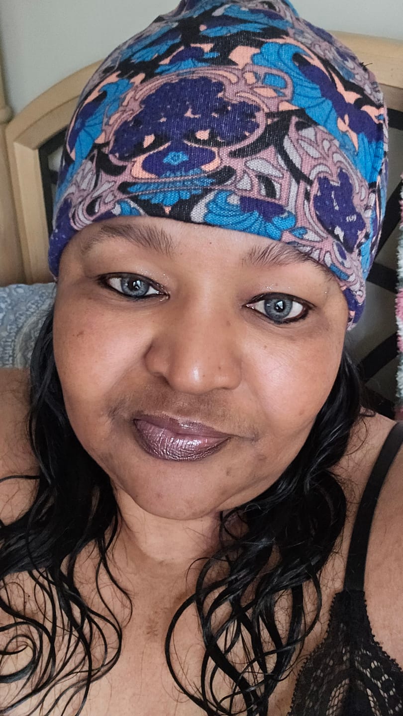 Customer photo review of DNA Taylor Blue Gray Prescription Coloured Contact Lenses