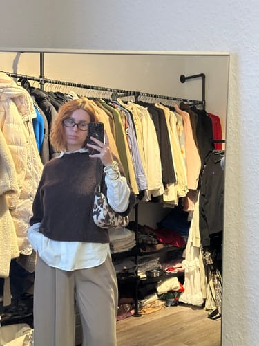 Customer photo review of Hermine Strick Pullover - Espresso