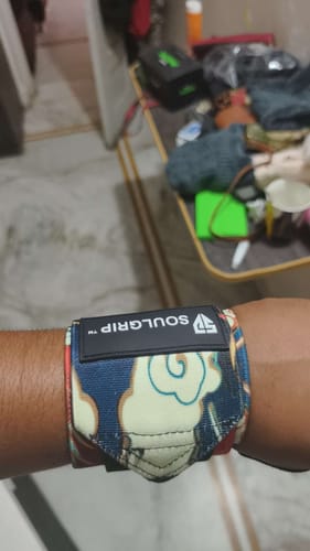 Customer photo review of Thunderstrike Wrist Wrap - Weightlifting Wrist Wraps for Gym & Powerlifting