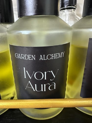 Customer photo review of Ivory Aura Body Oil