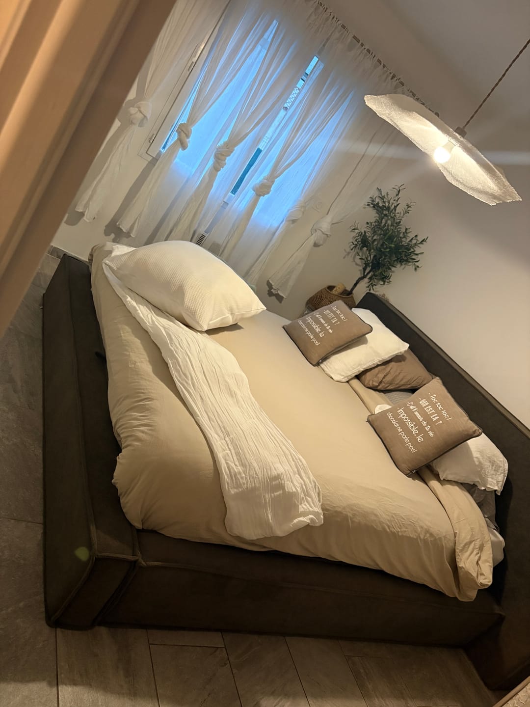 Customer photo review of Lit coffre grande tête de lit - OPHELIE