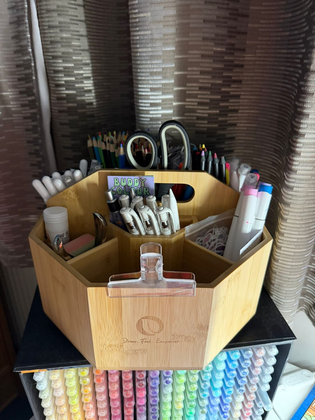 Customer photo review of Ohuhu 360° Bamboo Rotating Marker Organizer