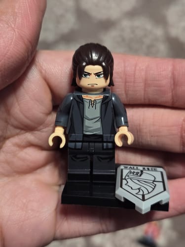 Customer photo review of ATTACK ON TITAN MINI FIGURES