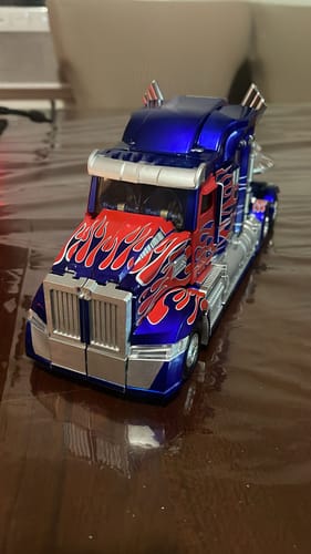 Customer photo review of 4th Party BMB BS-03 BS03 KO UT R02 R-02 Challenger (AOE / TLK Optimus Prime) 28cm / 11"