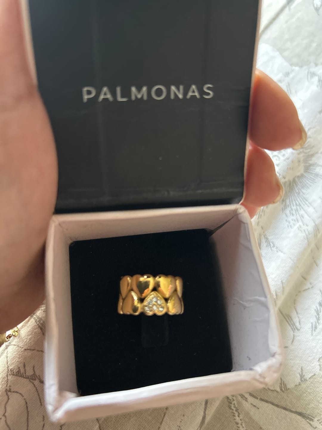 Customer photo review of Gold Hearts Band Ring