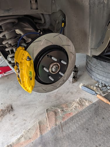 Customer photo review of VE-VF Redline SS 4POTS Rear Calipers compelete kit - with Rotors