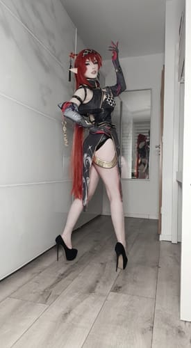 Customer photo review of Wuthering Waves Yinlin Long Red Hair Basic Wig