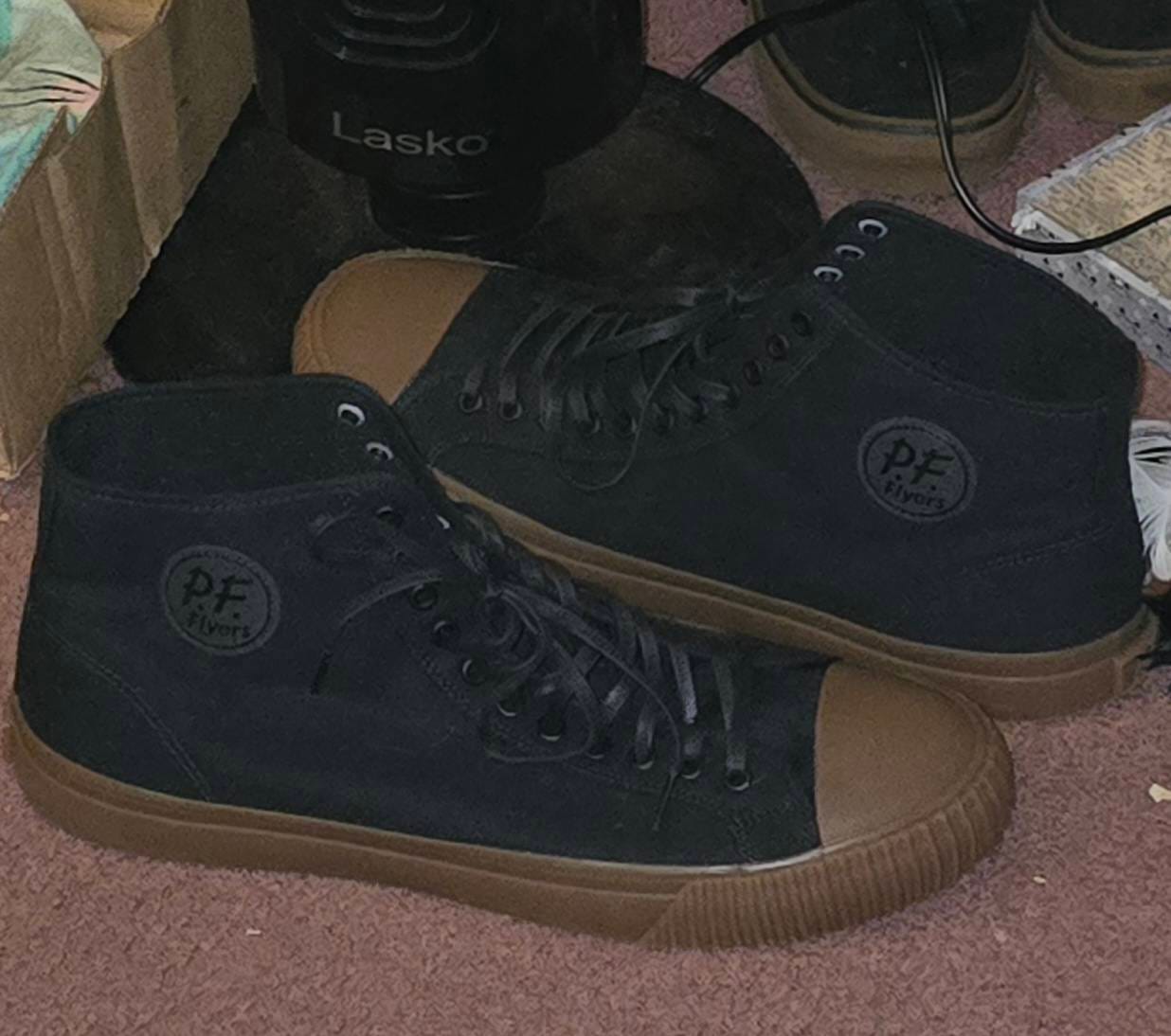 Customer photo review of Center High-Top Black/Gum