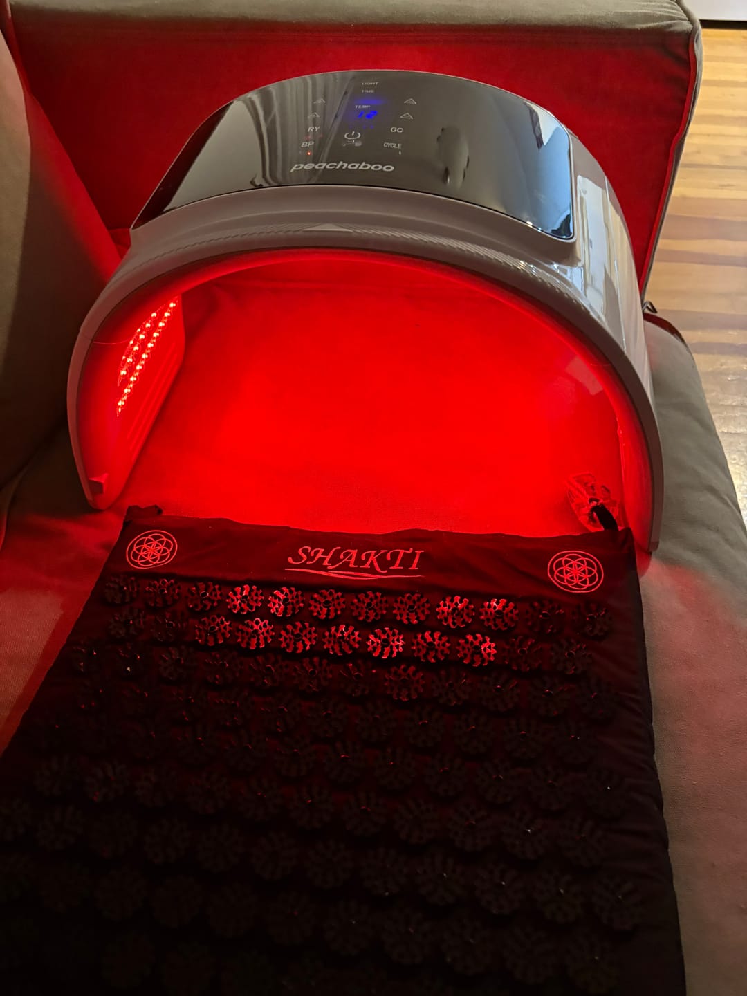 Customer photo review of Peachaboo LED Light Therapy Pod