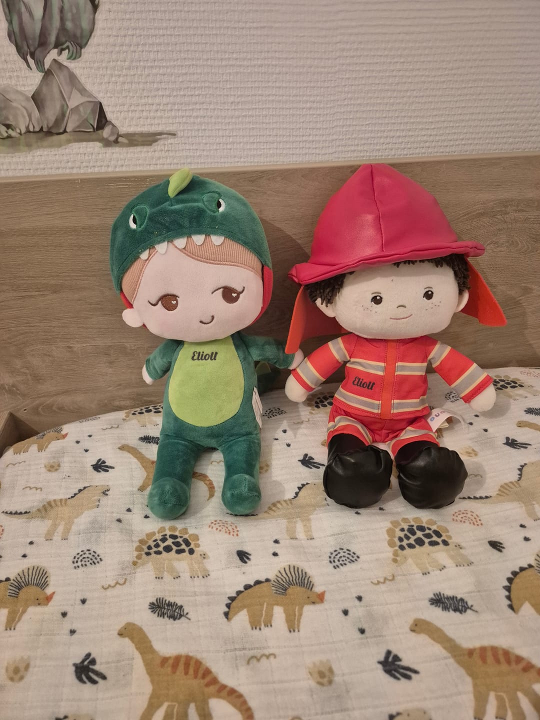 Customer photo review of Personnalisée Poupée en Peluche avec Expression Coquine en Costume de Dinosaure
