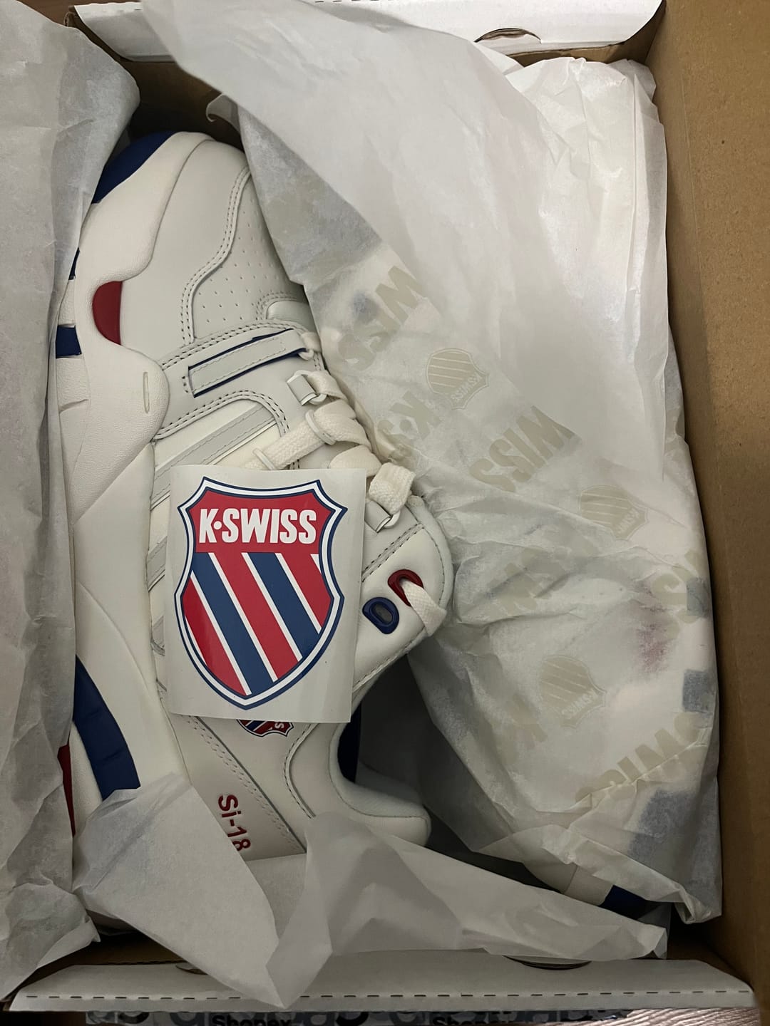 Customer photo review of 04440-124-M | SI-18 INTERNATIONAL C | BRIGHT WHITE/CLASSIC BLUE/RED