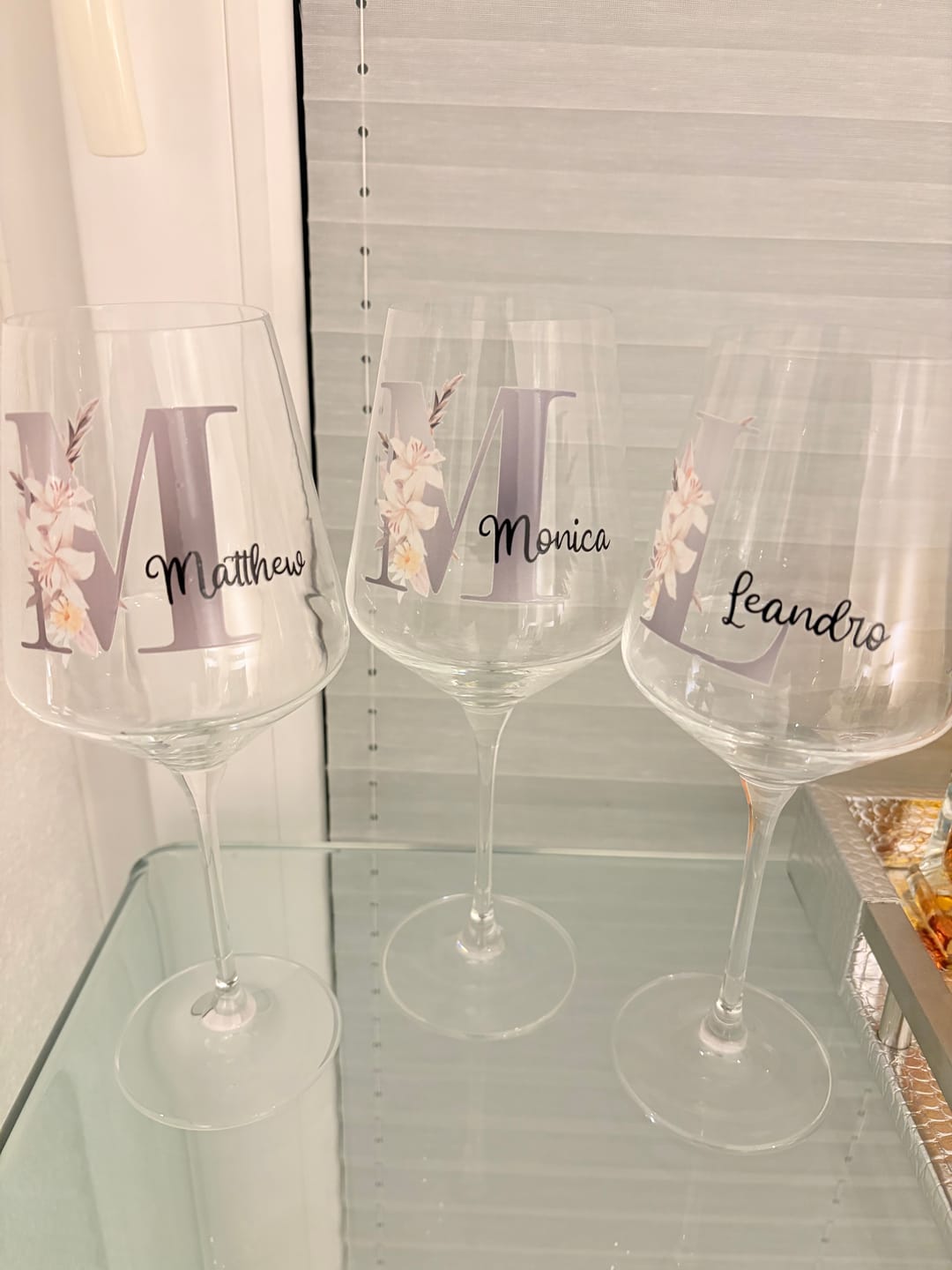 Customer photo review of Blume - Personalisiertes Weinglas mit Initiale und Namen für Dich und deine Freundinnen