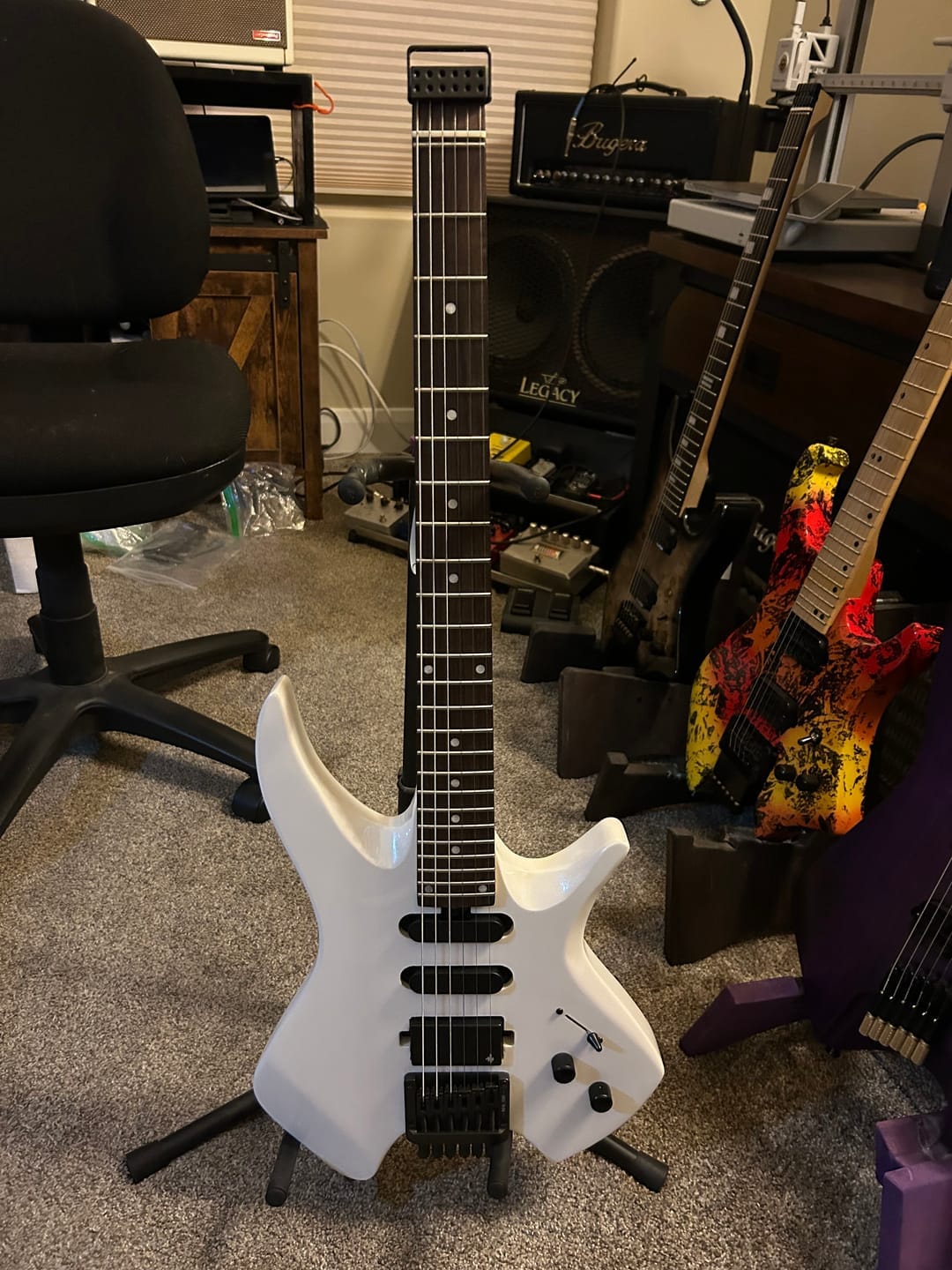 Customer photo review of Donner NHL-500 Guitare Électrique Moderne Sans Tête