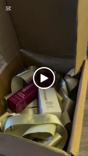 Customer video review of » Peptide Lip Glaze (100% off)