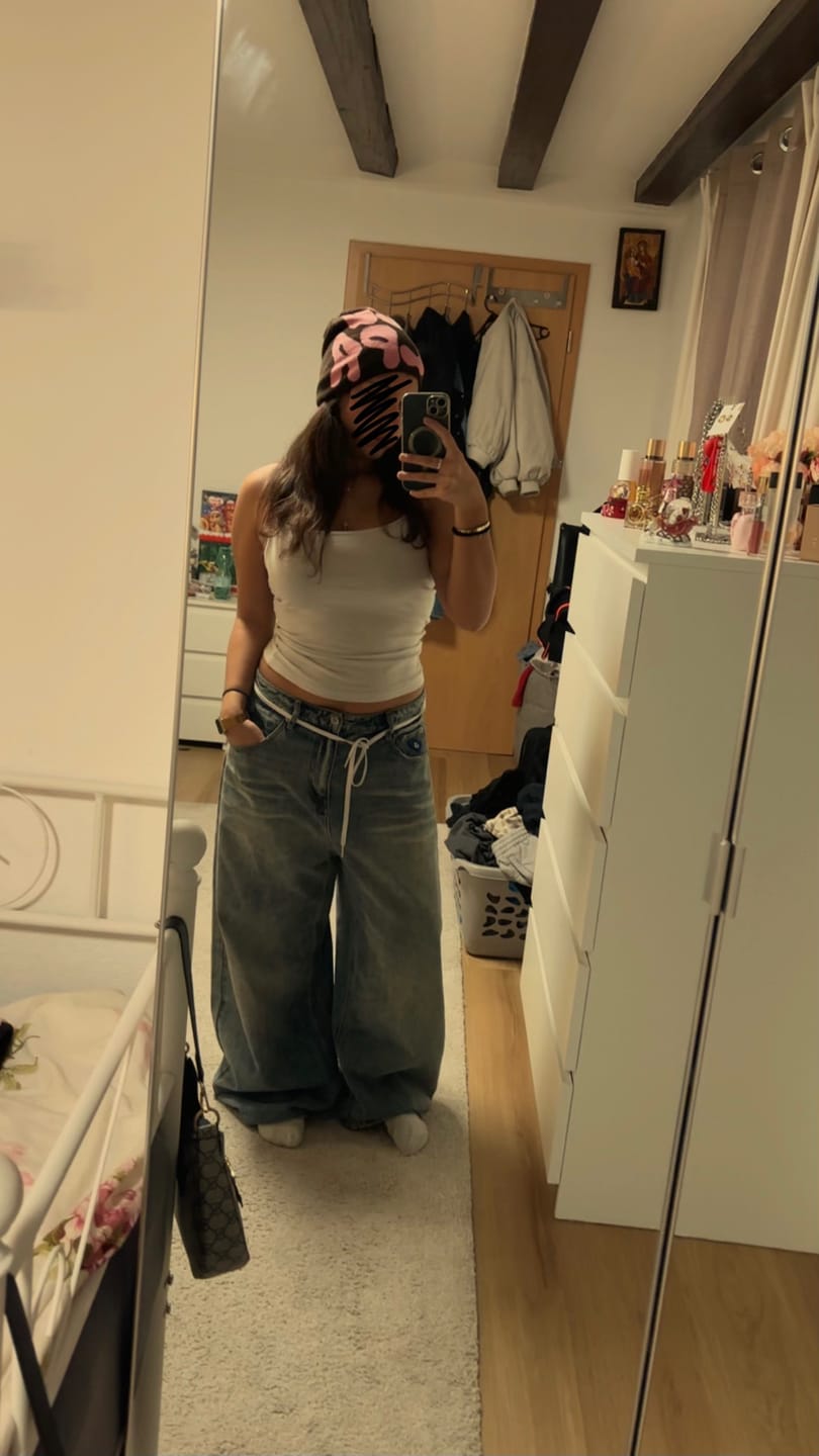 Customer photo review of Aelfric Eden Baggy Barrel Washed Jeans