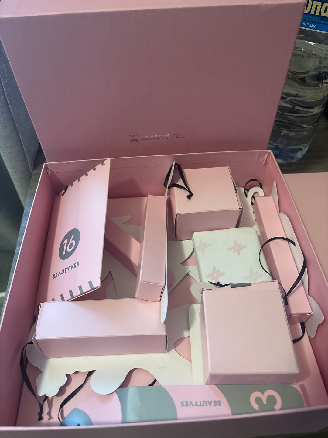 Customer photo review of Calendario dell’Avvento Beauty 2025 da Appendere all’Albero – 13 Caselle – Edizione Limitata 500 Pezzi