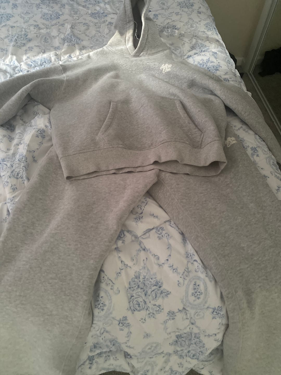 Customer photo review of Soufflé Classic Hoodie Sets