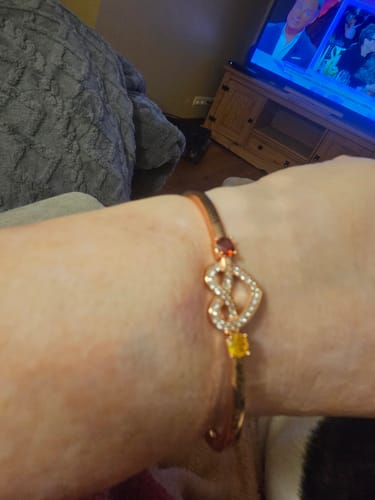Customer photo review of Ensemble pour toujours – Bracelet de couple personnalisé avec pierres de naissance