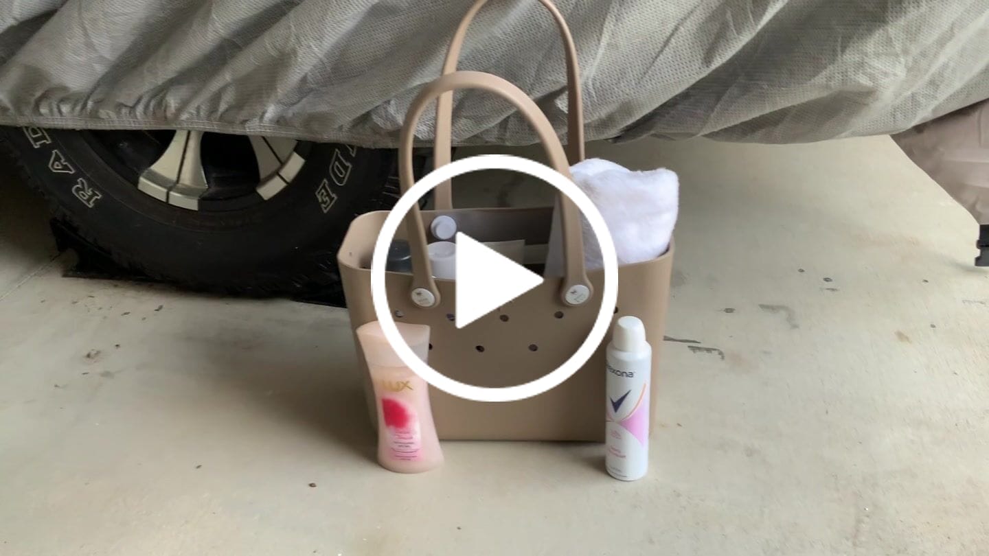 Customer video review of Midi Tribe Bag in Mangrove