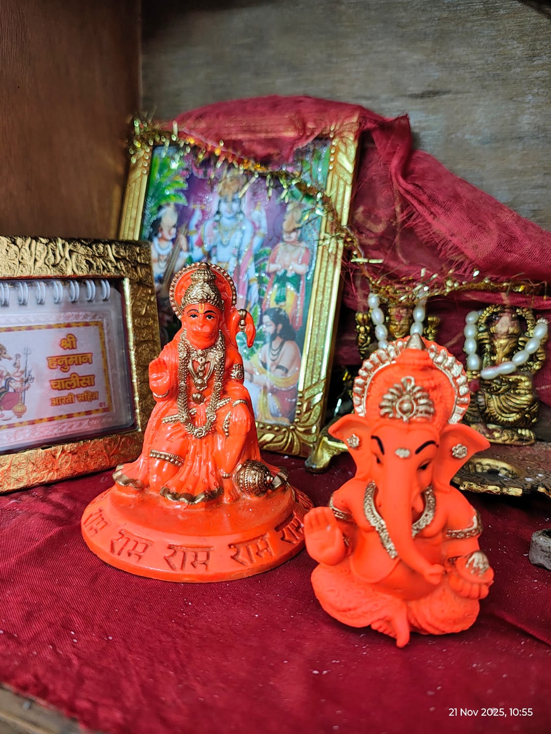 Customer photo review of Orange and Golden Hanuman Resin Idol 4.5 Inch
