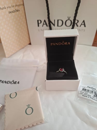 Customer photo review of ANILLO PANDORA CORAZON ELEVADO ROJO + KIT DE REGALO
