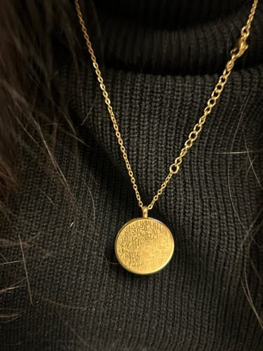 Customer photo review of Ayatul Kursi Token Halskette