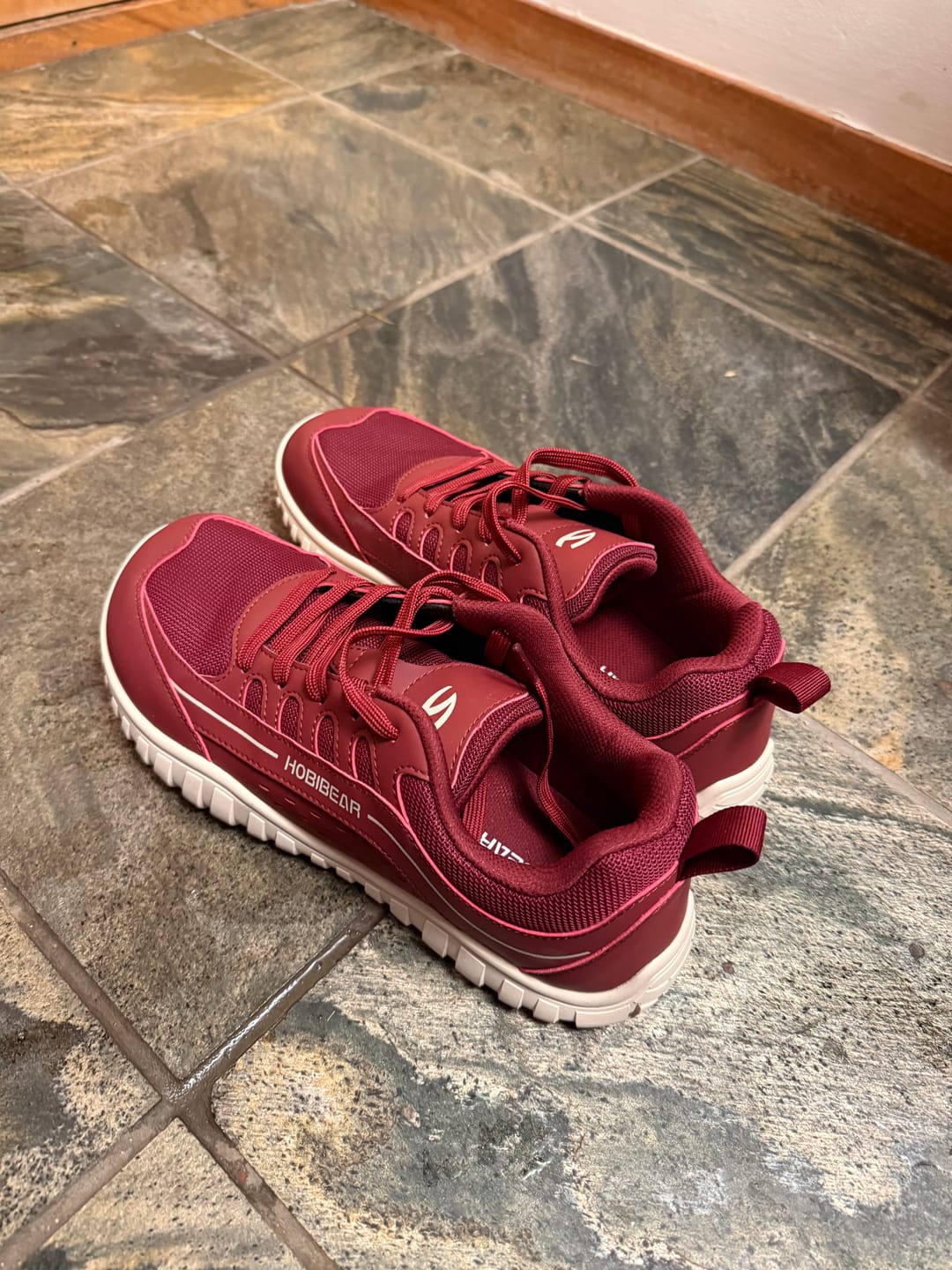 Customer photo review of Crest - Wide Toe Sneakers