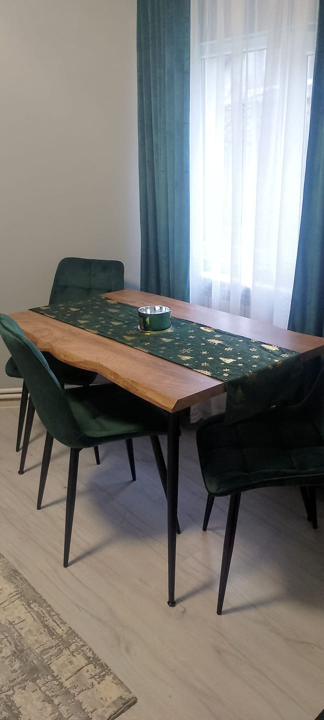 Customer photo review of Masa LARSON, stejar natural/negru, 120x80x77 cm