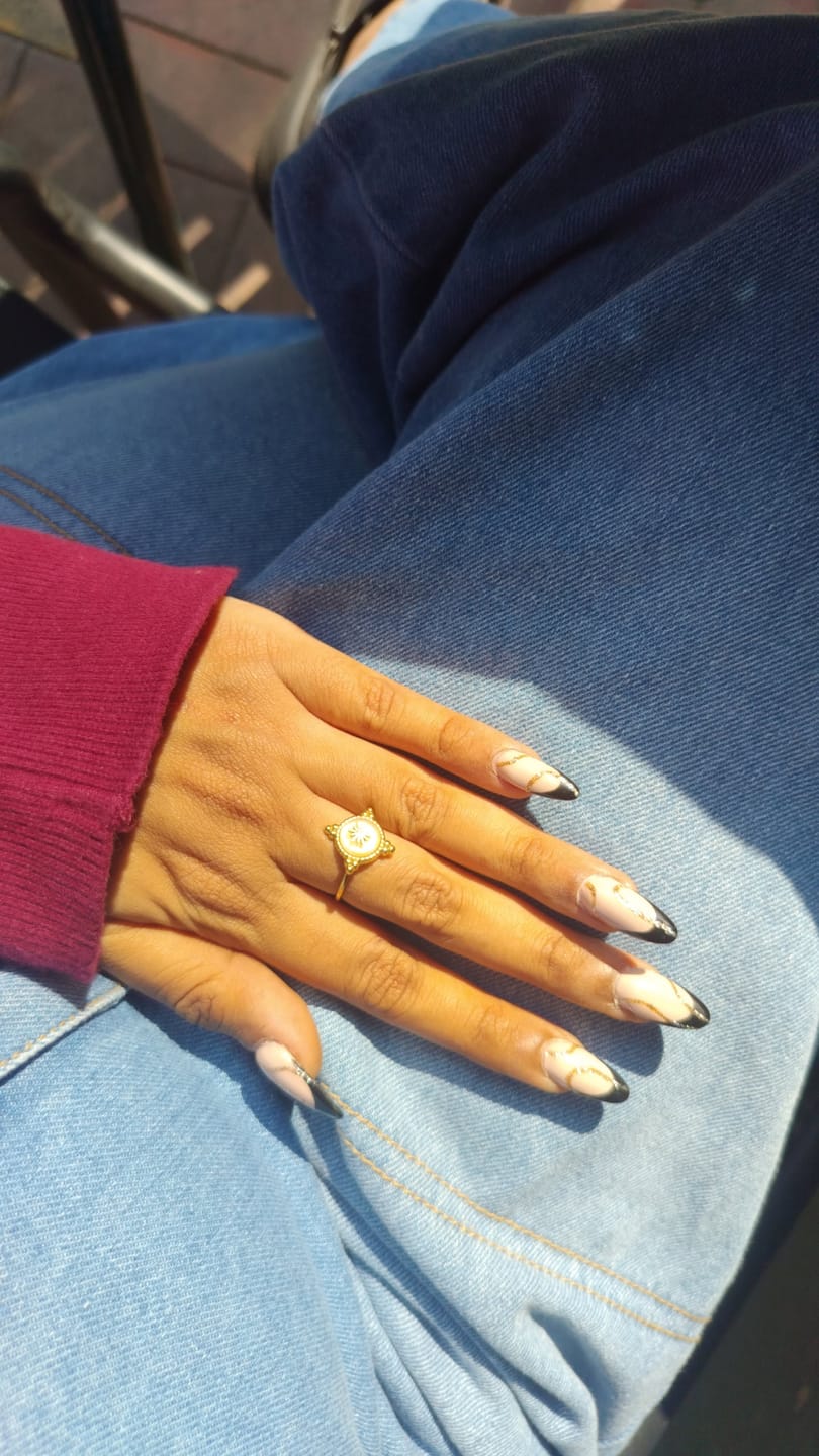 Customer photo review of Golden Snowflake Vintage Ring