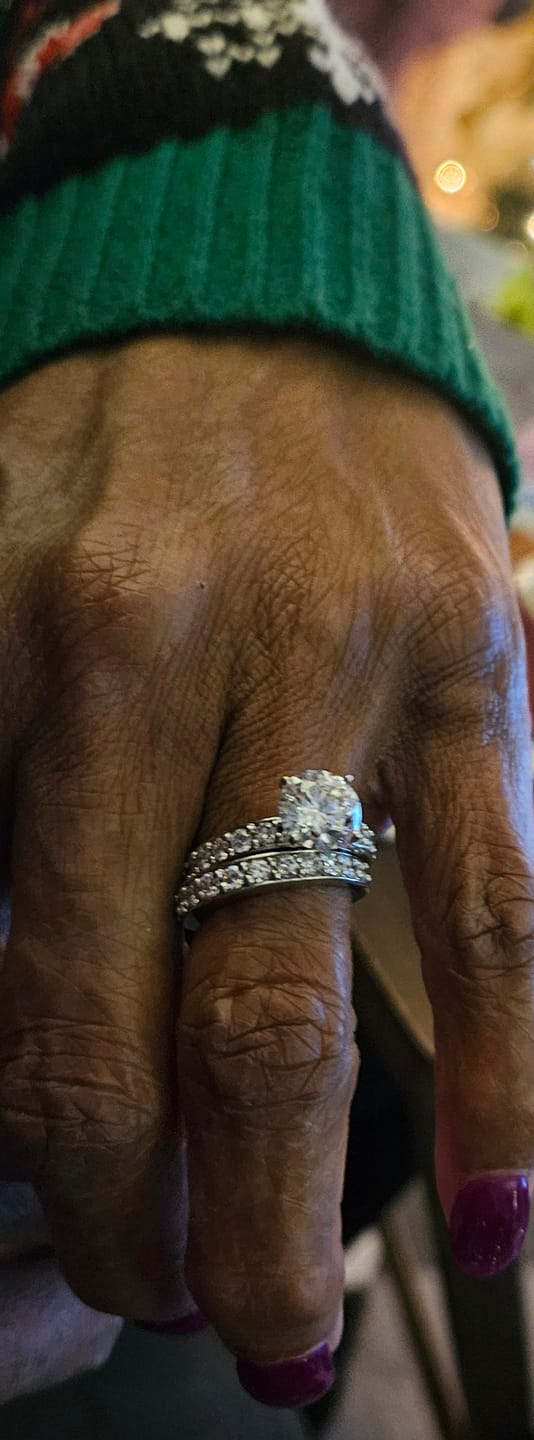 Customer photo review of 2.10-4.60 CT Round Cut Lab Grown Diamonds - Bridal Set