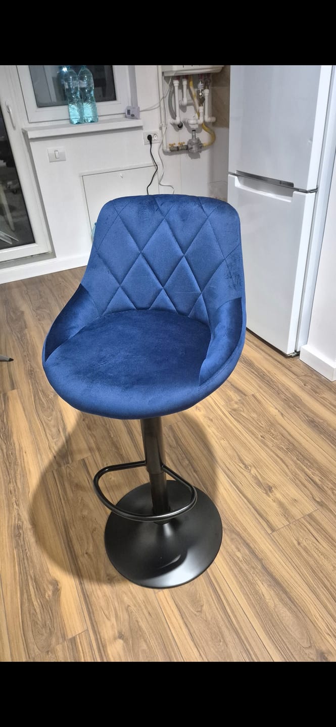 Customer photo review of Scaun bar H101, albastru/negru, stofa catifelata/metal, 47x45x84/106 cm