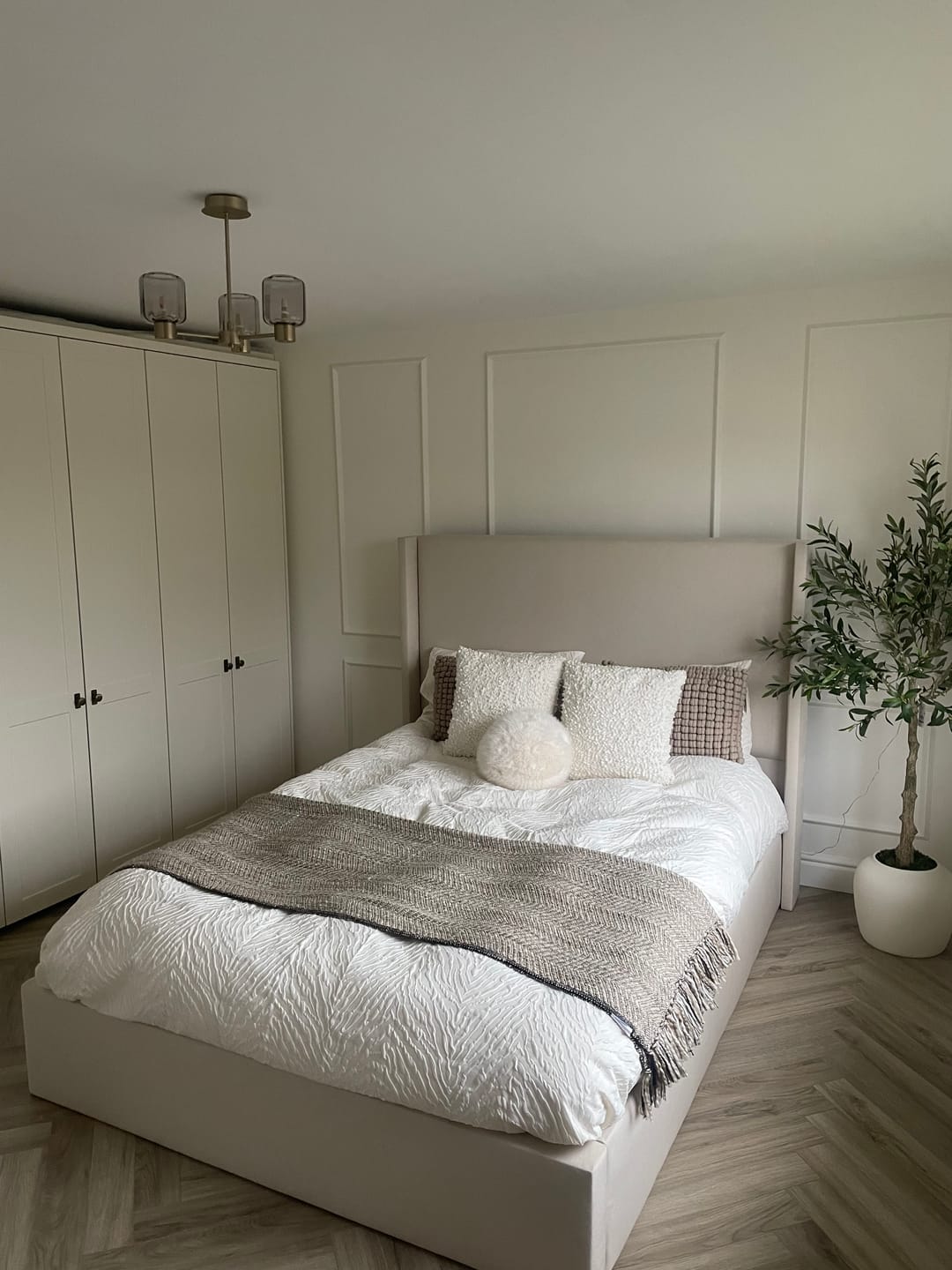 Customer photo review of Venus Linen Wingback Bed Frame with Divan or Ottoman Storage