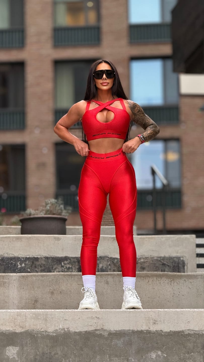 Customer photo review of Leggings Extra Sex Push-Up Juicy Red
