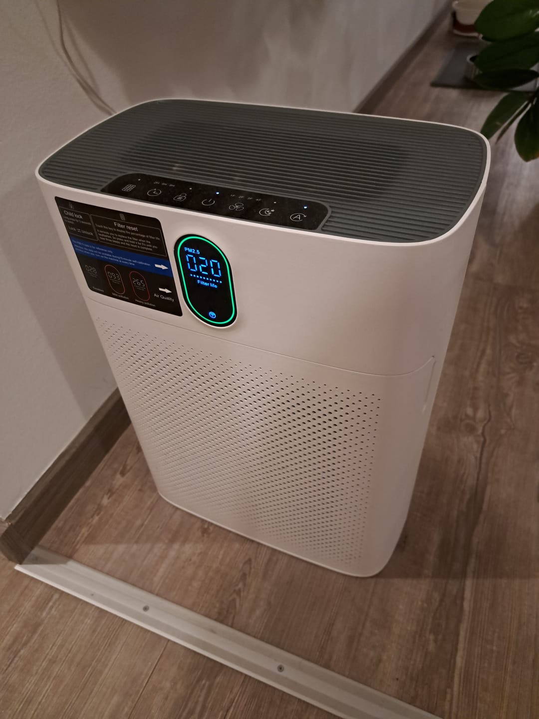 Customer photo review of Smart Luftreiniger V1 Pro – Leistungsstarke HEPA-Filterung mit PM2.5-Sensor, App- und Sprachsteuerung für saubere Raumluft