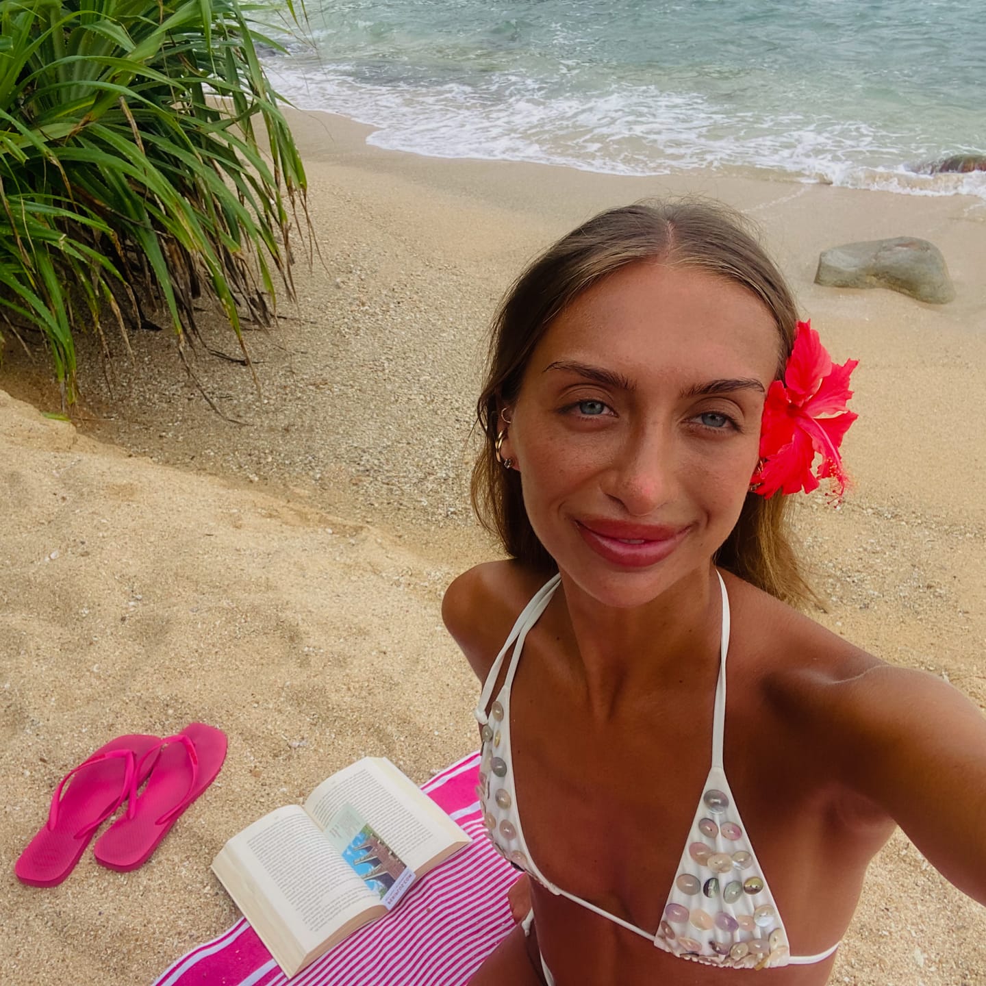 Customer photo review of Concha Bikini Top - Ivory