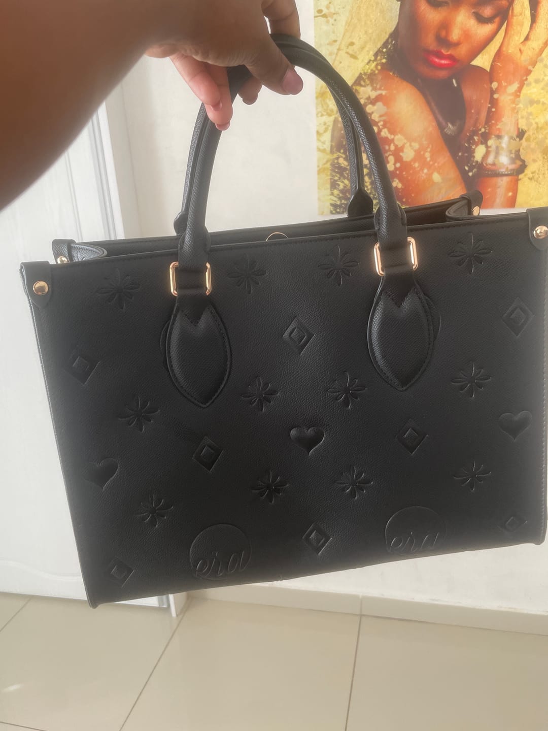 Customer photo review of The Carryall Icon Tote