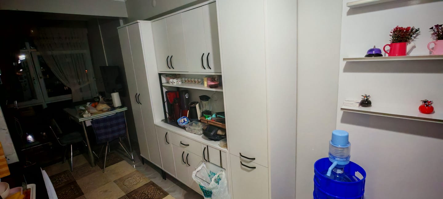 Customer photo review of Rani JE132 Çok Amaçlı Dolap 12 Kapaklı 1 Çekmeceli Kiler Mutfak Dolabı Beyaz