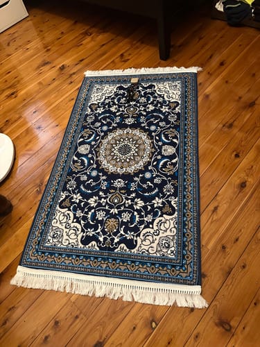 Customer photo review of Raza-e-Ilahi Padded Prayer Mat