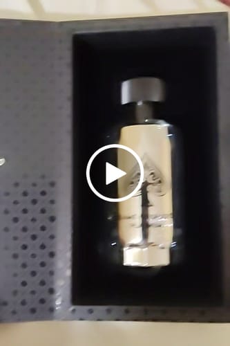 Reseña con vídeo de un cliente sobre Perfume Jo Milano Game Of Spade Platinum 100ml EDP