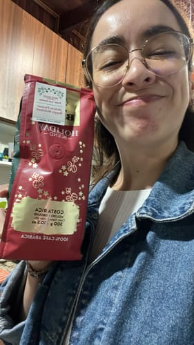 Customer photo review of Café Britt Holiday Blend 2025 Molido