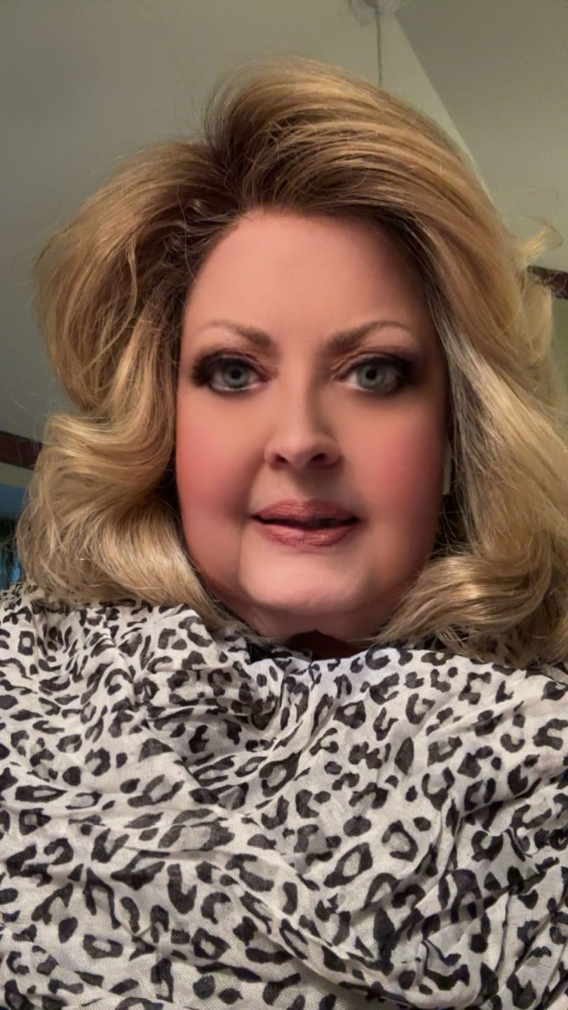 Customer photo review of DEAL BREAKER - Sunlit Beige Blonde