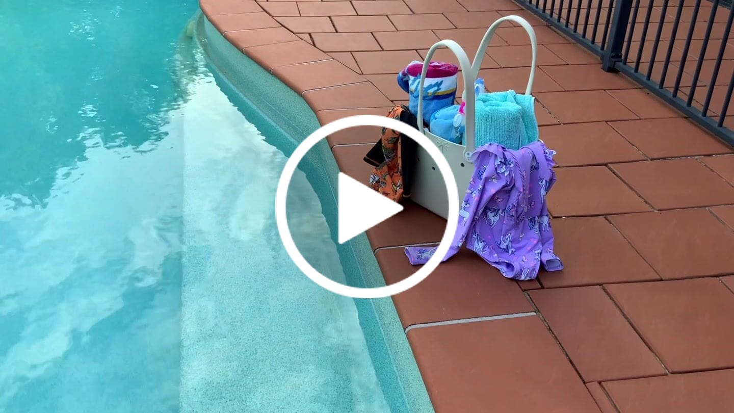 Customer video review of Midi Tribe Bag in Sand Dune