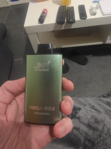 Customer photo review of JNR - Mega Box 25K bouffées - 2% de Nicotine - Puff Jetable / Vape Disposable