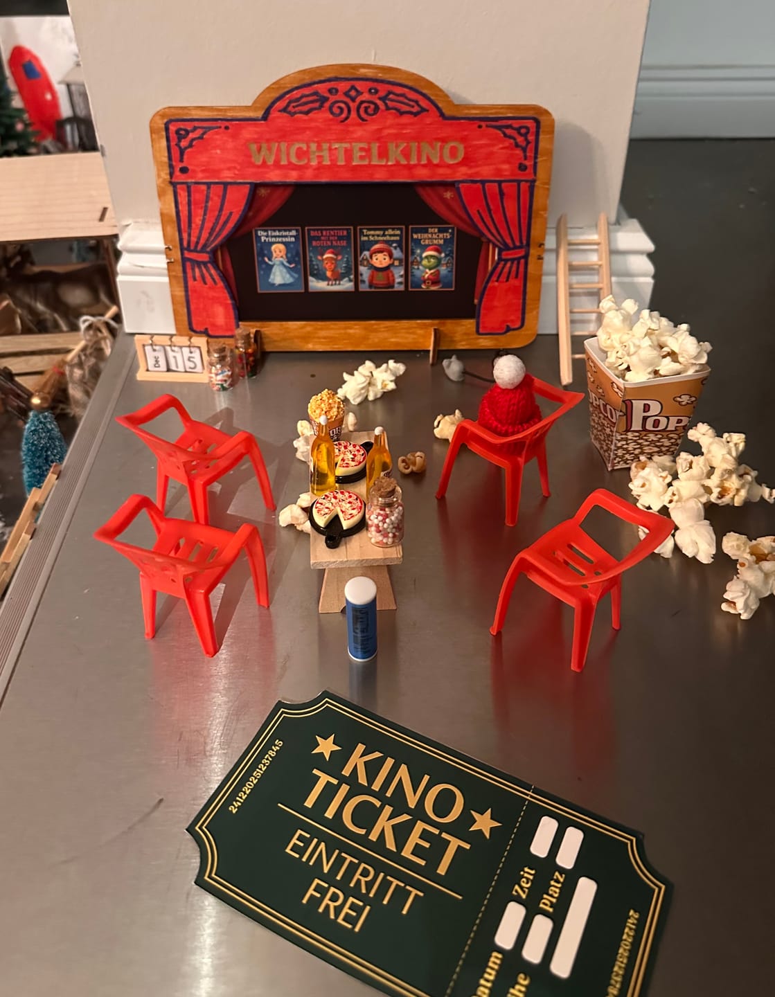 Customer photo review of Wichtelkino – Filmabend-Set für kleine Zipfelmützen