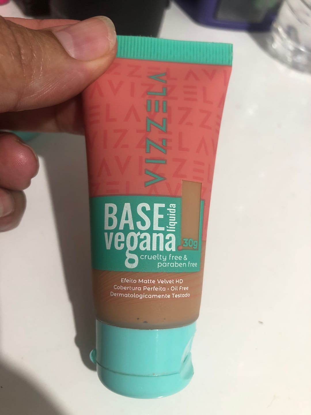 Customer photo review of Base Líquida Matte - Vizzela