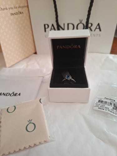 Customer photo review of ANILLO PANDORA PROMESA CORAZON ELEVADO AZUL MARINO + KIT DE REGALO
